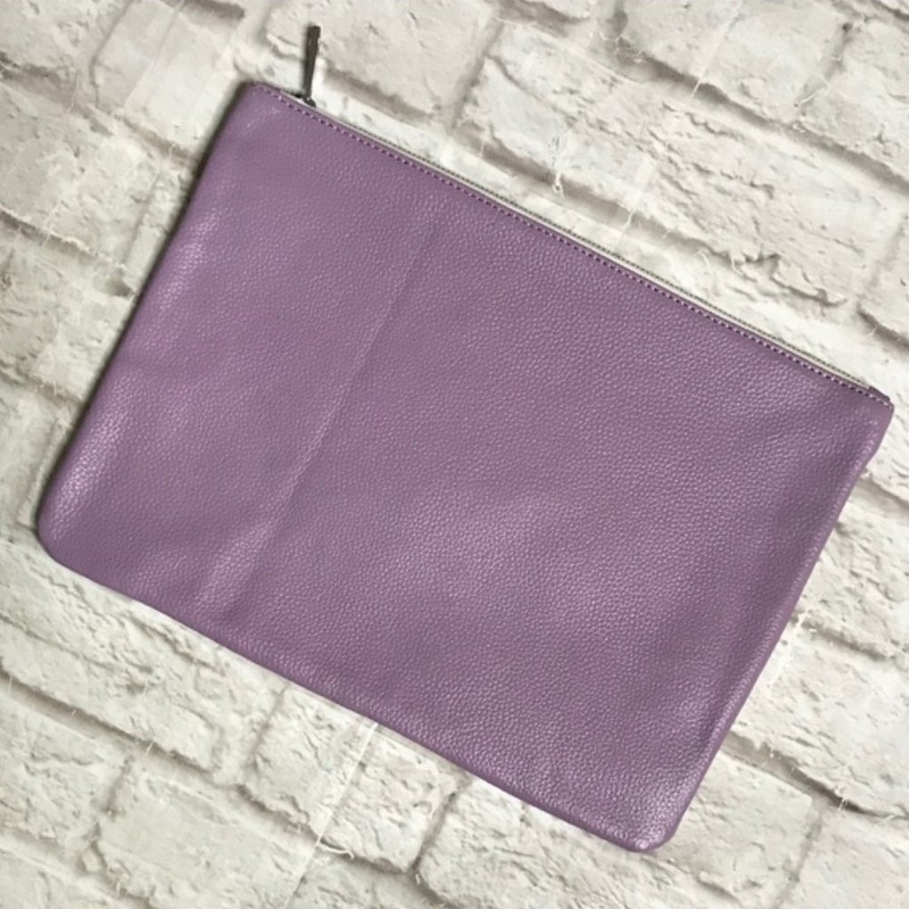 PopBasic Lilac Paloma Leather Clutch